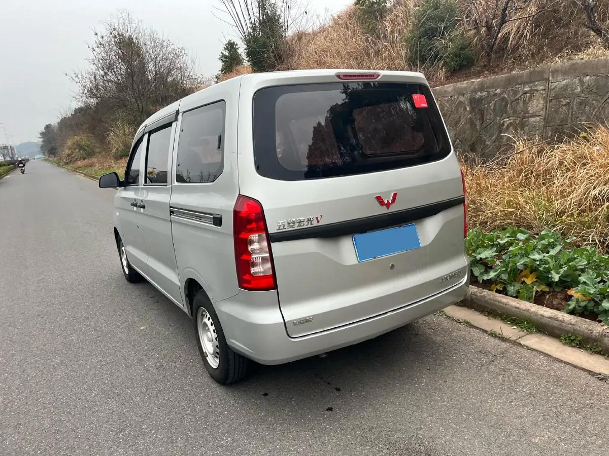 2019 WuLing HongGuang V 1.5L 99HP L4 6MT,autocango,china used car exporter,china ev exporter,chinese used car exporter,chinese used ev exporter