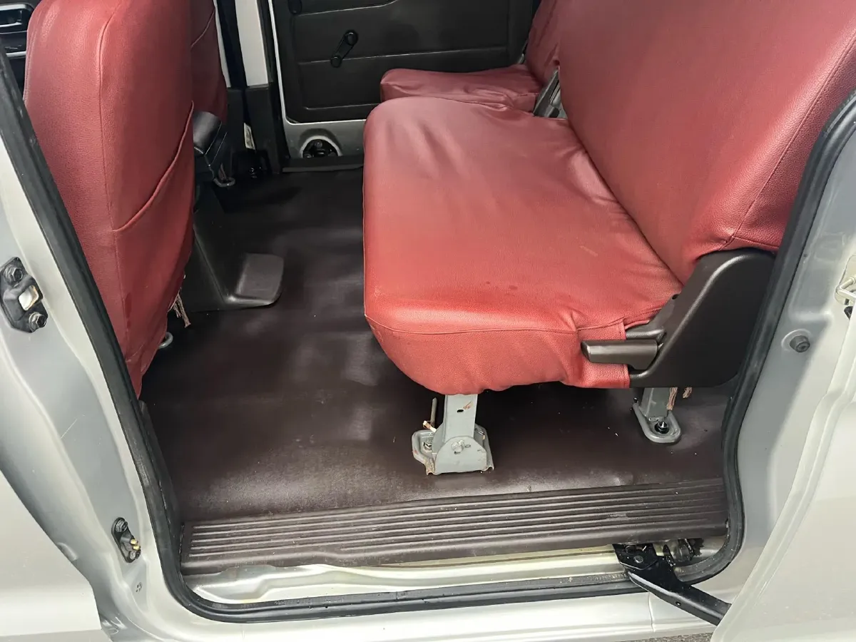 2019 WuLing HongGuang V 1.5L 99HP L4 6MT,autocango,china used car exporter,china ev exporter,chinese used car exporter,chinese used ev exporter