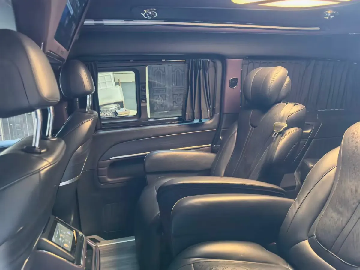 2023 Mercedes-Benz Vito 2.0T 211HP L4 9AT,autocango,china used car exporter,china ev exporter,chinese used car exporter,chinese used ev exporter