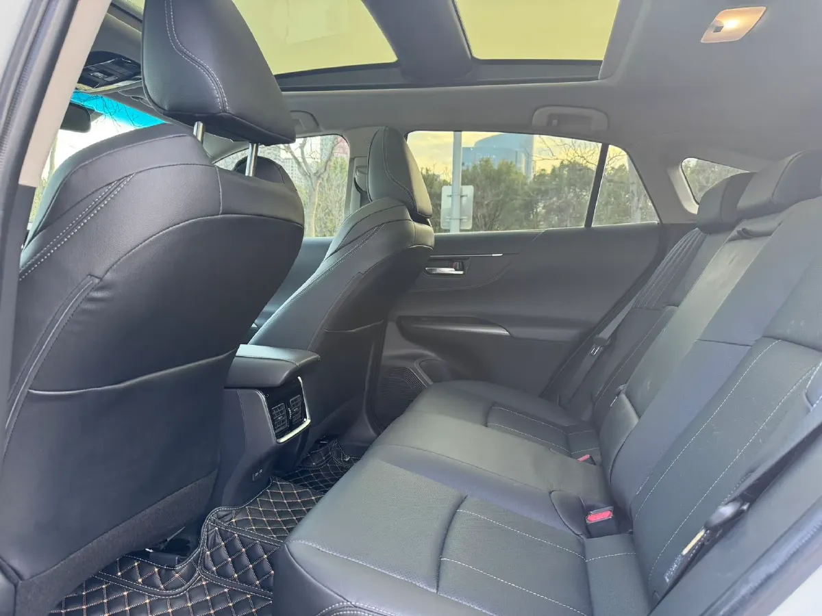 2022 Toyota Harrier 2.0L 171HP L4 CVT,autocango,china used car exporter,china ev exporter,chinese used car exporter,chinese used ev exporter