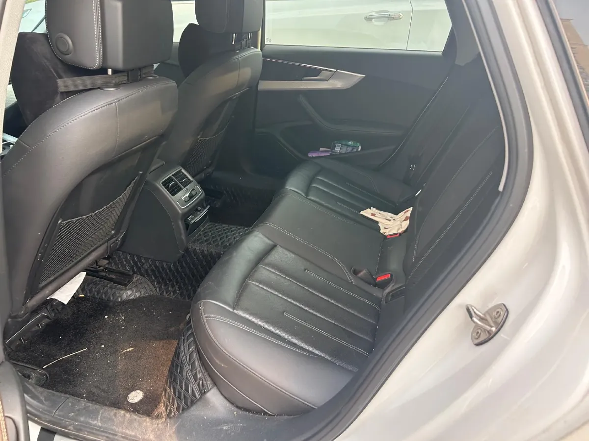 2022 Audi A4L 2.0T 190HP L4 7DCT,autocango,china used car exporter,china ev exporter,chinese used car exporter,chinese used ev exporter