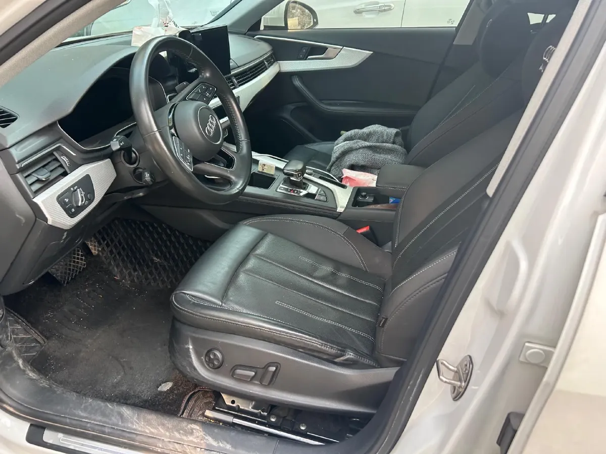 2022 Audi A4L 2.0T 190HP L4 7DCT,autocango,china used car exporter,china ev exporter,chinese used car exporter,chinese used ev exporter