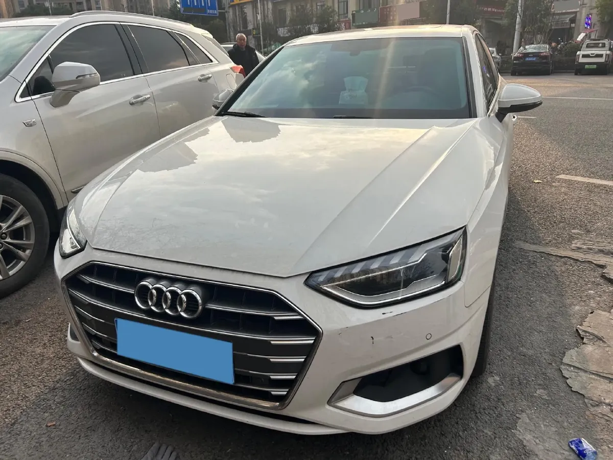 2022 Audi A4L 2.0T 190HP L4 7DCT,autocango,china used car exporter,china ev exporter,chinese used car exporter,chinese used ev exporter