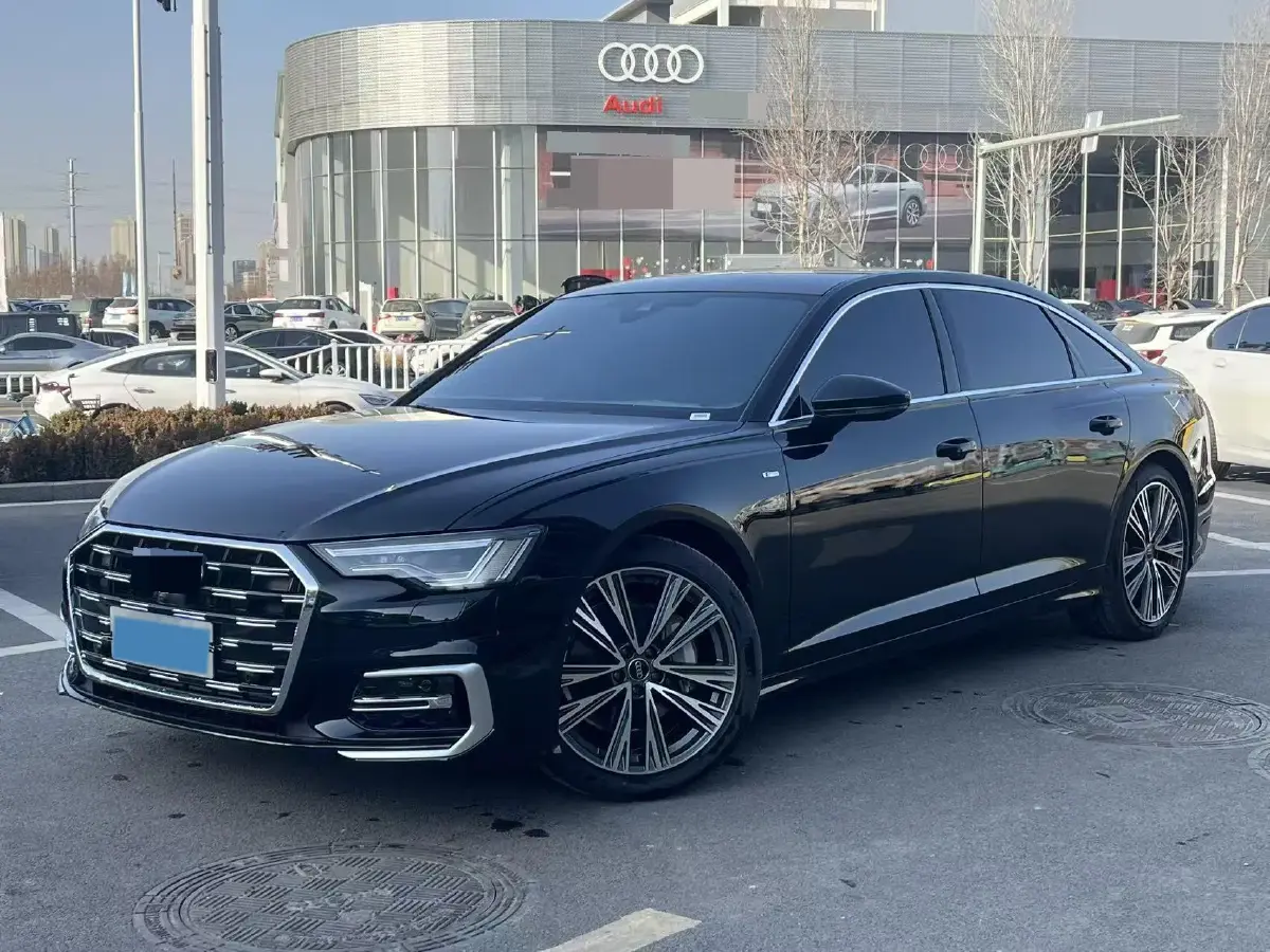2025 Audi A6L 2.0T 245HP L4 7DCT