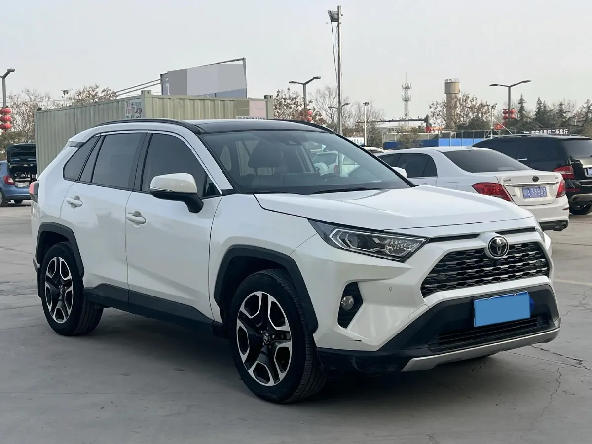 2021 Toyota RAV4 2.0L 171HP L4 CVT,autocango,china used car exporter,china ev exporter,chinese used car exporter,chinese used ev exporter