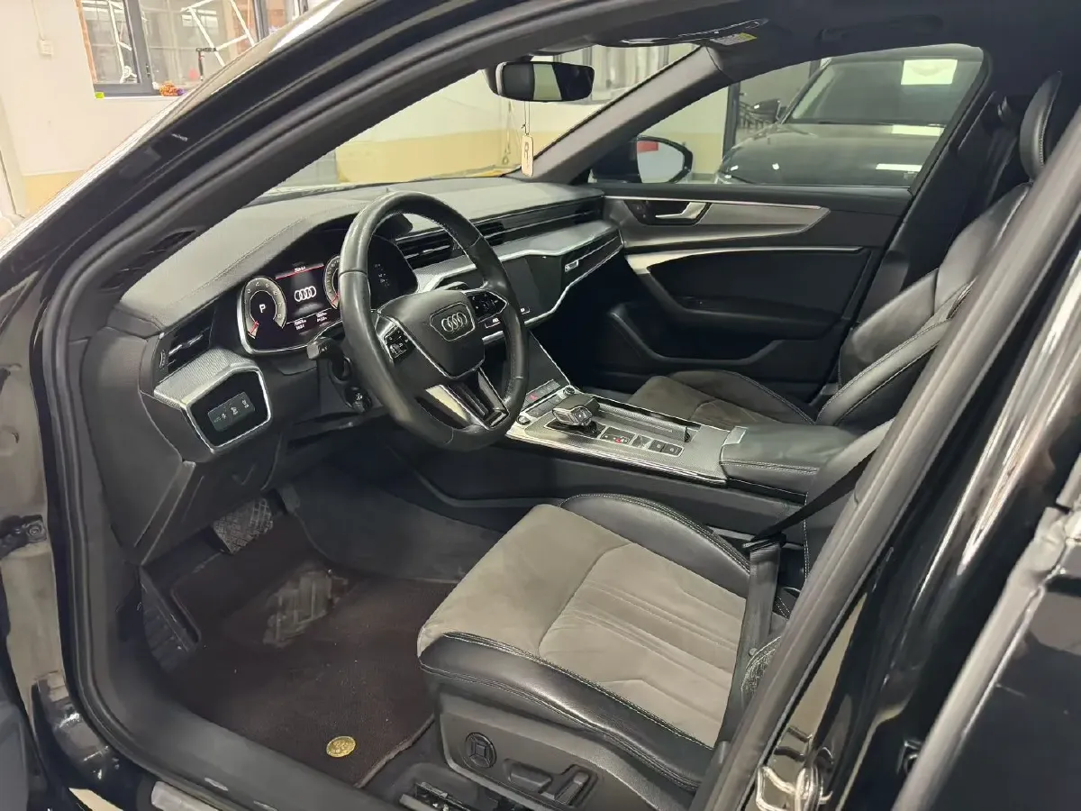 2022 Audi A6L 2.0T 224HP L4 7DCT,autocango,china used car exporter,china ev exporter,chinese used car exporter,chinese used ev exporter