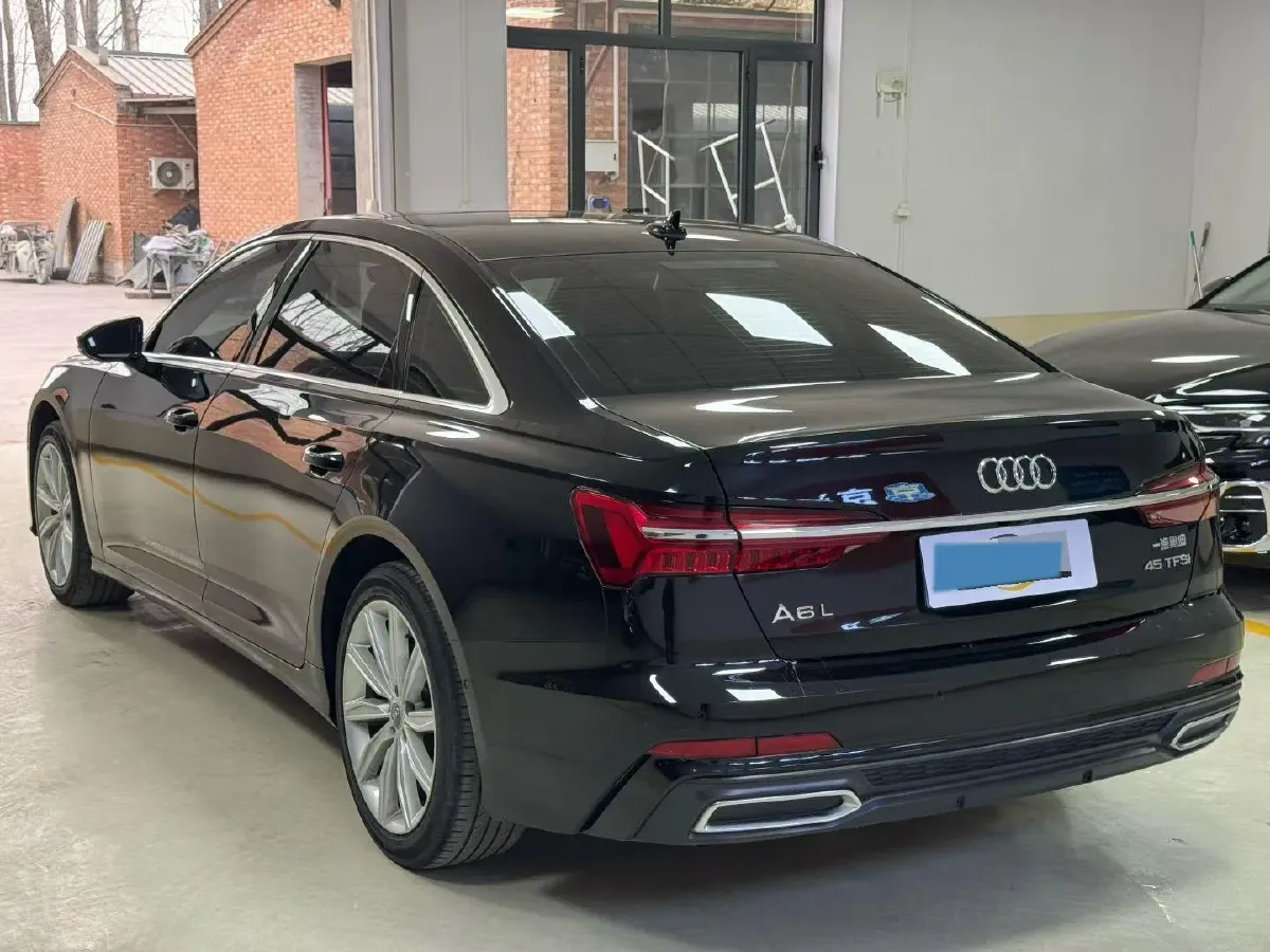 2022 Audi A6L 2.0T 224HP L4 7DCT,autocango,china used car exporter,china ev exporter,chinese used car exporter,chinese used ev exporter