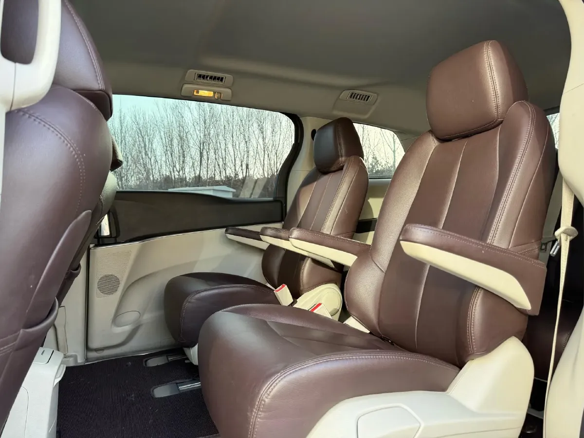 2022 Buick GL8 2.0T 237HP L4 9AT,autocango,china used car exporter,china ev exporter,chinese used car exporter,chinese used ev exporter