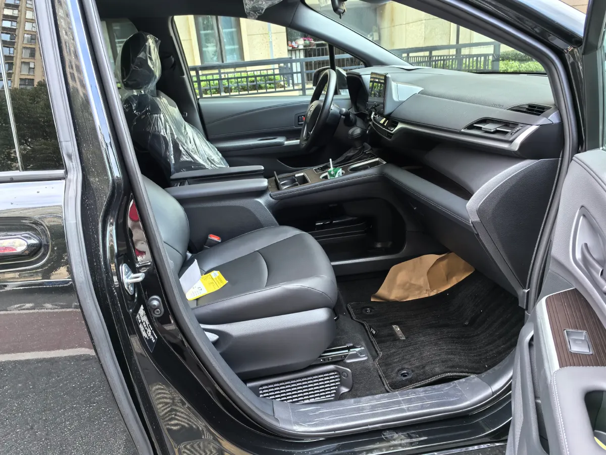 2026 Toyota Granvia 2.5L 189HP L4 E-CVT Hybrid,autocango,china used car exporter,china ev exporter,chinese used car exporter,chinese used ev exporter