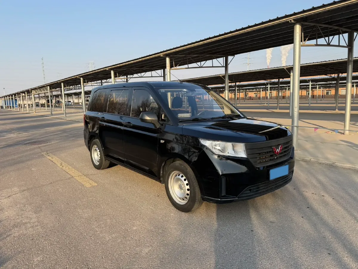 2020 WuLing HongGuang Plus 1.5T 147HP L4 6MT,autocango,china used car exporter,china ev exporter,chinese used car exporter,chinese used ev exporter