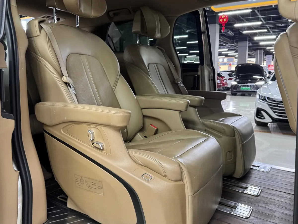 2021 Buick GL8 2.0T 237HP L4 9AT,autocango,china used car exporter,china ev exporter,chinese used car exporter,chinese used ev exporter