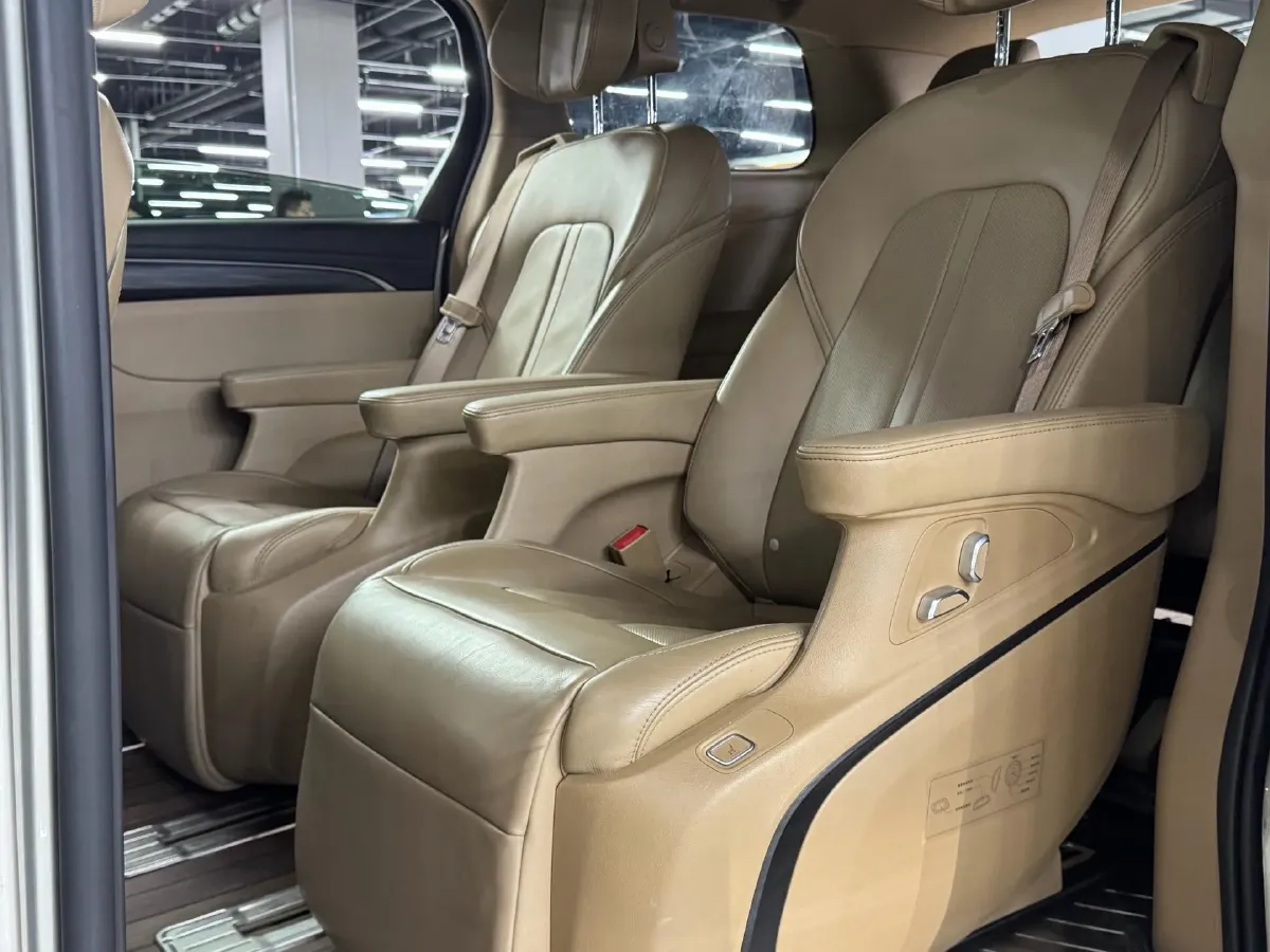 2021 Buick GL8 2.0T 237HP L4 9AT,autocango,china used car exporter,china ev exporter,chinese used car exporter,chinese used ev exporter