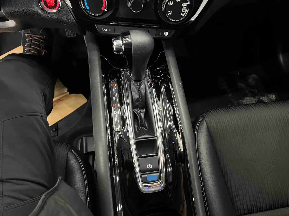 2022 Honda Vezel 1.5L 131HP L4 CVT,autocango,china used car exporter,china ev exporter,chinese used car exporter,chinese used ev exporter