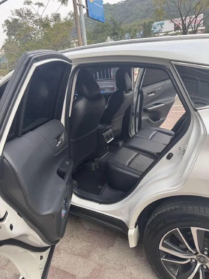 2022 Toyota Harrier 2.0L 171HP L4 CVT,autocango,china used car exporter,china ev exporter,chinese used car exporter,chinese used ev exporter