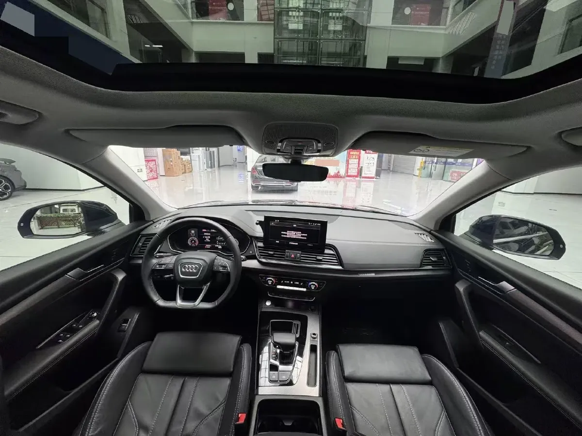 2022 Audi Q5L 2.0T 190HP L4 7DCT,autocango,china used car exporter,china ev exporter,chinese used car exporter,chinese used ev exporter