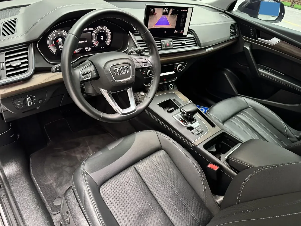 2022 Audi Q5L 2.0T 190HP L4 7DCT,autocango,china used car exporter,china ev exporter,chinese used car exporter,chinese used ev exporter