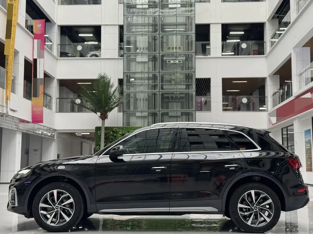 2022 Audi Q5L 2.0T 190HP L4 7DCT,autocango,china used car exporter,china ev exporter,chinese used car exporter,chinese used ev exporter