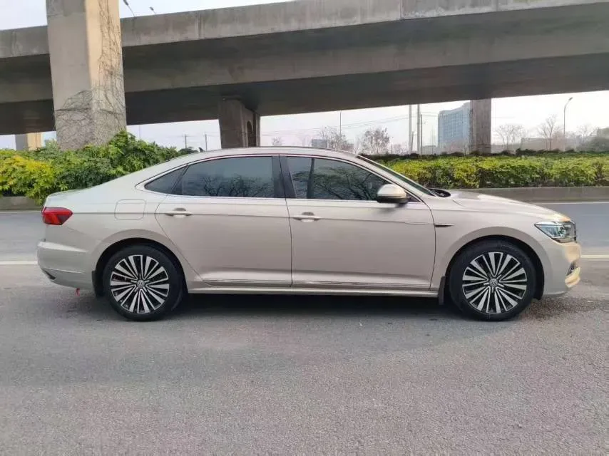 2019 Volvo V40 1.5T 152HP L4 6AT,autocango,china used car exporter,china ev exporter,chinese used car exporter,chinese used ev exporter