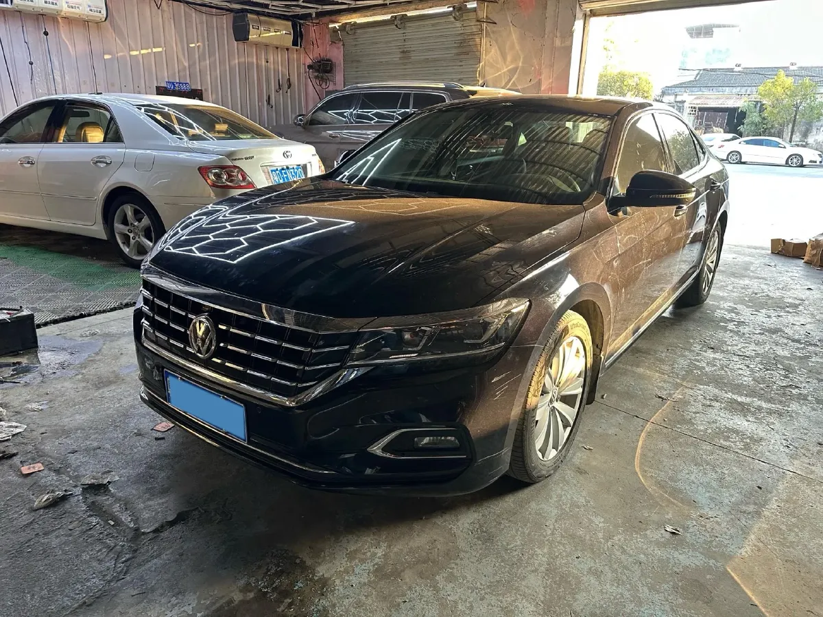 2019 Volkswagen Passat 2.0T 186HP L4 7DCT,autocango,china used car exporter,china ev exporter,chinese used car exporter,chinese used ev exporter