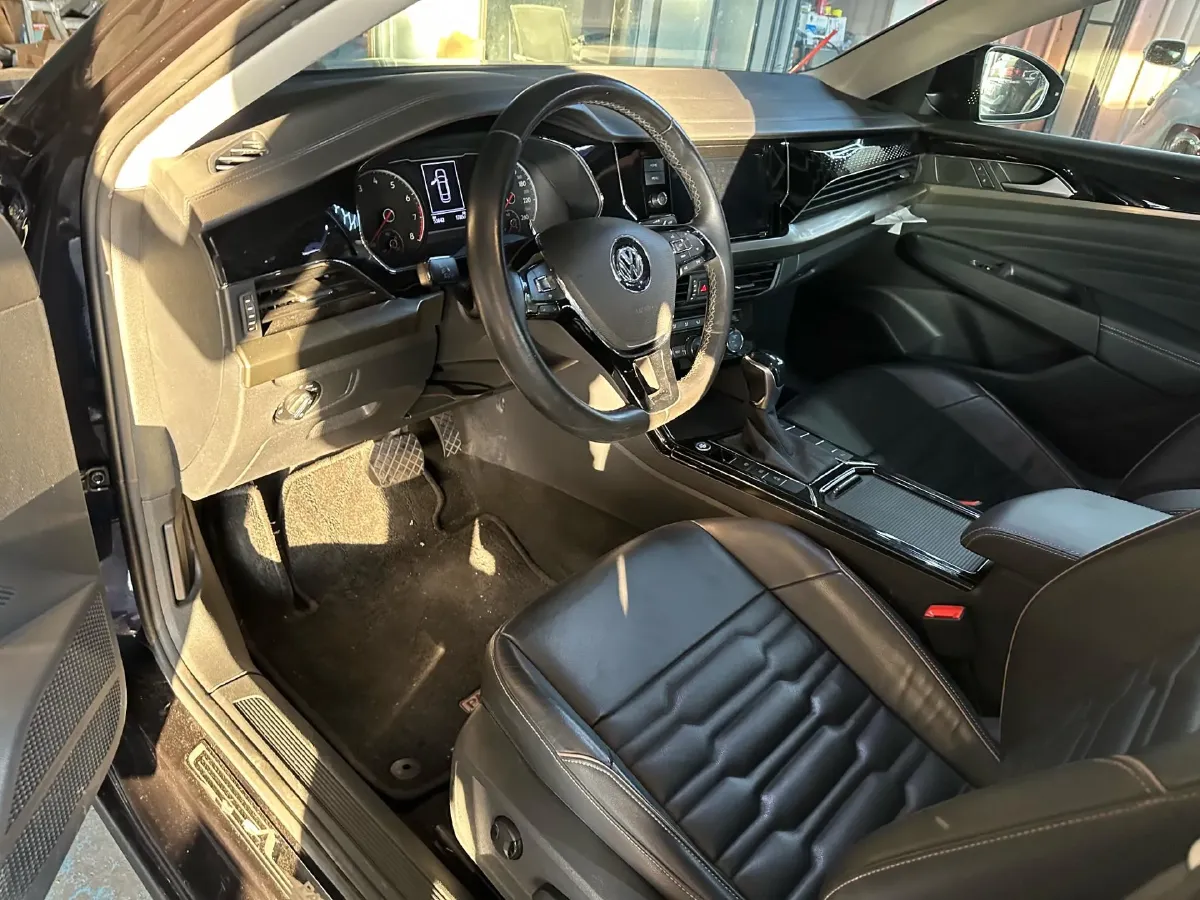 2019 Volkswagen Passat 2.0T 186HP L4 7DCT,autocango,china used car exporter,china ev exporter,chinese used car exporter,chinese used ev exporter