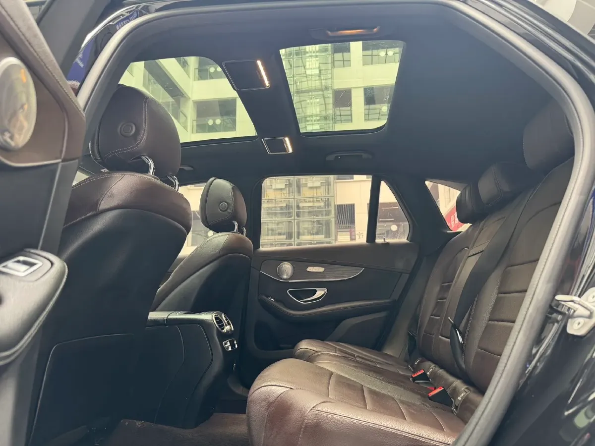 2021 Mercedes-Benz GLC Class 2.0T 197HP L4 9AT,autocango,china used car exporter,china ev exporter,chinese used car exporter,chinese used ev exporter