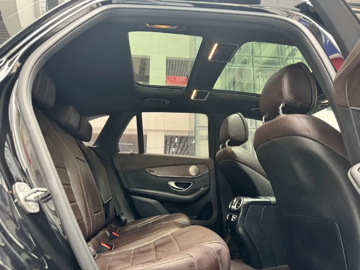 2021 Mercedes-Benz GLC Class 2.0T 197HP L4 9AT,autocango,china used car exporter,china ev exporter,chinese used car exporter,chinese used ev exporter