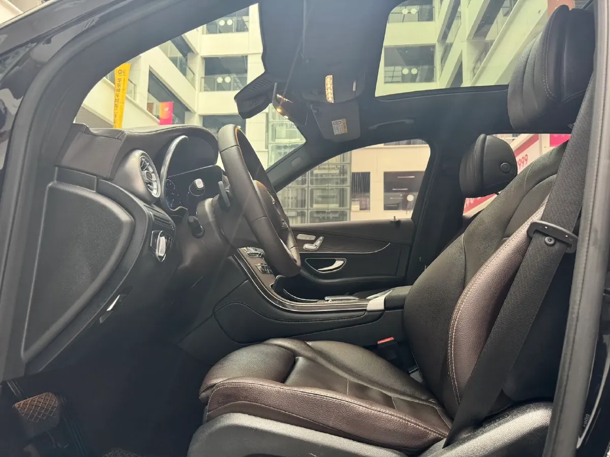 2021 Mercedes-Benz GLC Class 2.0T 197HP L4 9AT,autocango,china used car exporter,china ev exporter,chinese used car exporter,chinese used ev exporter