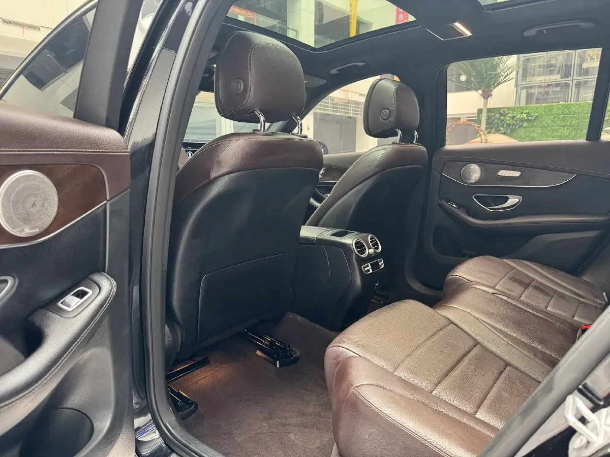 2021 Mercedes-Benz GLC Class 2.0T 197HP L4 9AT,autocango,china used car exporter,china ev exporter,chinese used car exporter,chinese used ev exporter