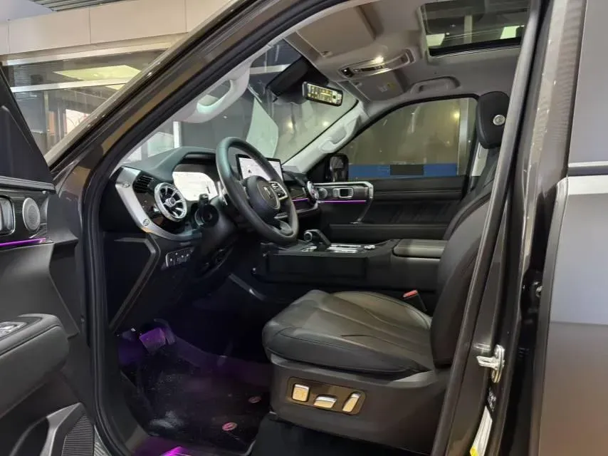 2024 Tank 400 2.0T 252HP L4 9AT PHEV 36.7/37.1KWH,autocango,china used car exporter,china ev exporter,chinese used car exporter,chinese used ev exporter