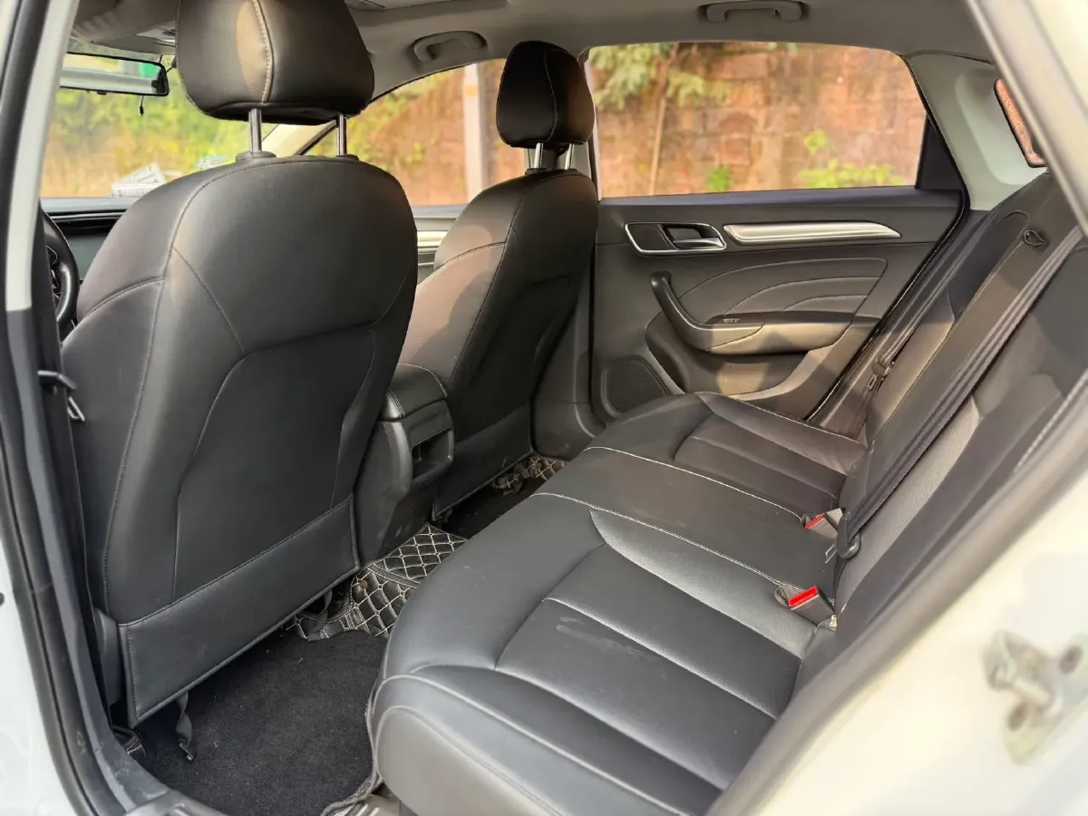 2017 Roewe i6 1.5T 169HP L4 7DCT,autocango,china used car exporter,china ev exporter,chinese used car exporter,chinese used ev exporter