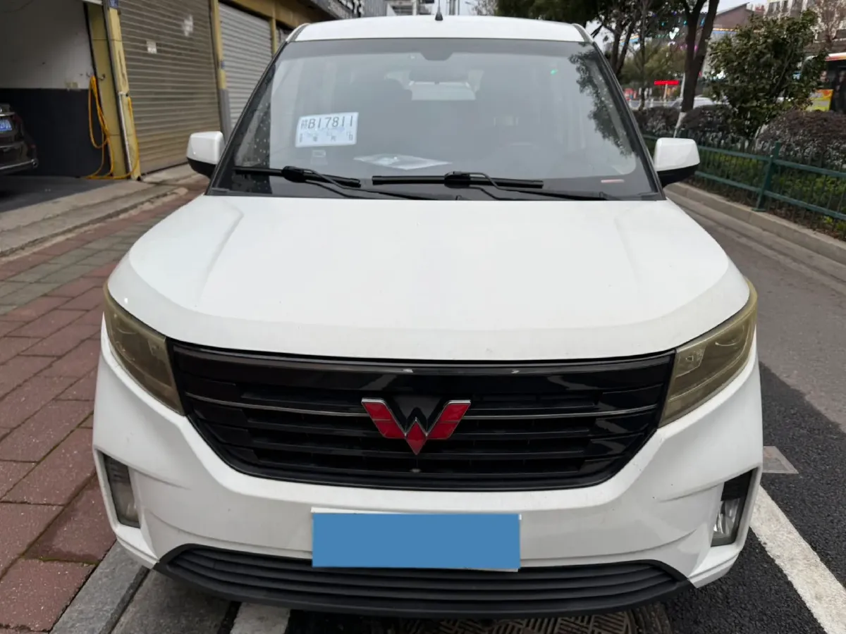 2019 WuLing HongGuang Plus 1.5T 147HP L4 6MT,autocango,china used car exporter,china ev exporter,chinese used car exporter,chinese used ev exporter