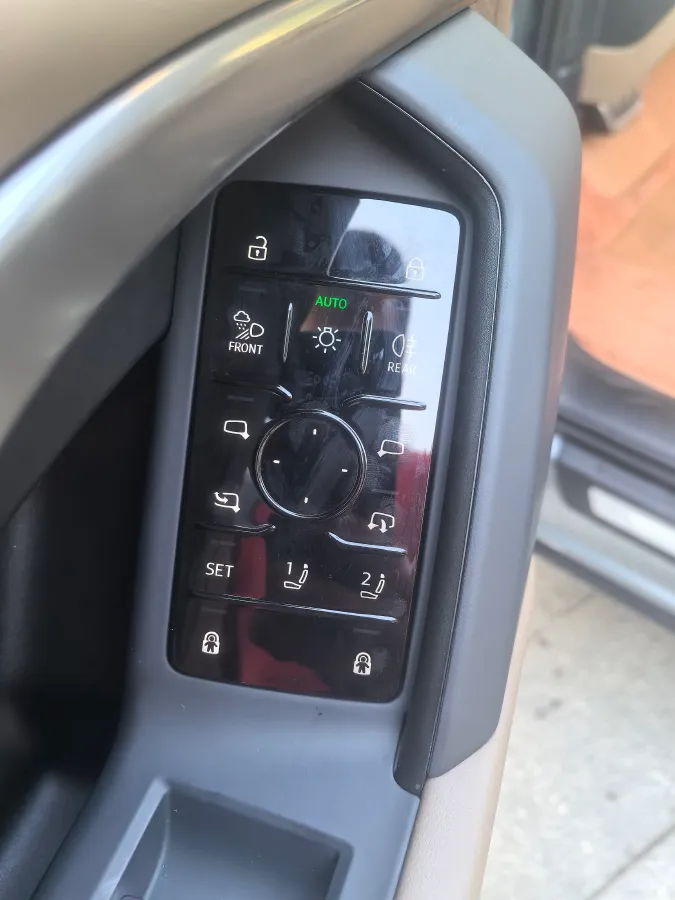 2026 Audi Q5L 2.0T 272HP L4 7DCT,autocango,china used car exporter,china ev exporter,chinese used car exporter,chinese used ev exporter