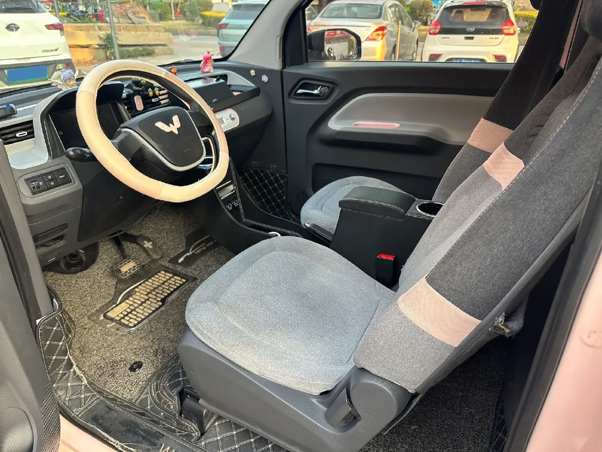 2021 WuLing HongGuang MINI EV BEV 13.9KWH,autocango,china used car exporter,china ev exporter,chinese used car exporter,chinese used ev exporter