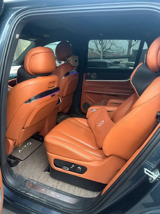 2024 AITO AITO M9 1.5T 152HP L4 REEV 42KWH,autocango,china used car exporter,china ev exporter,chinese used car exporter,chinese used ev exporter