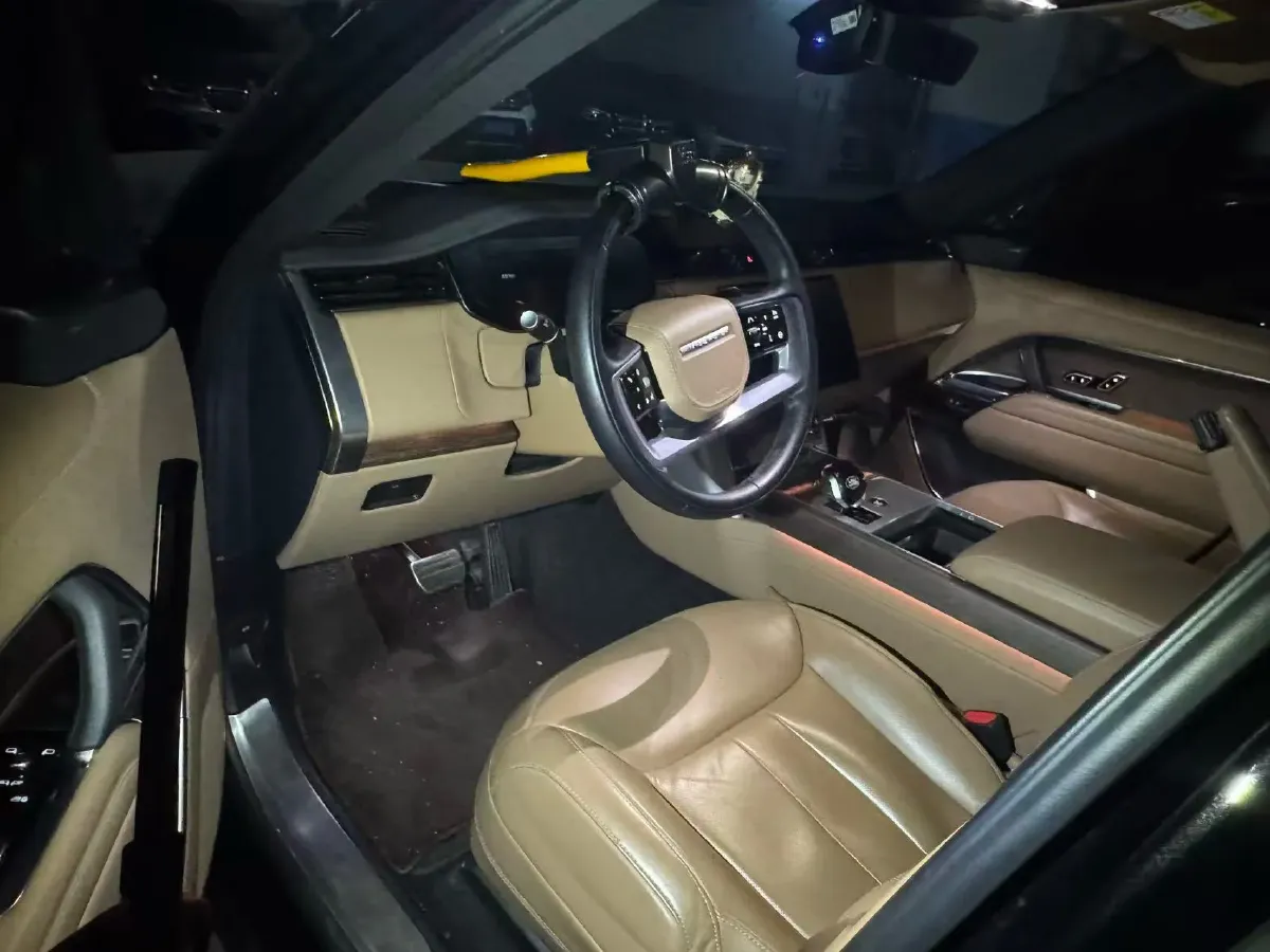 2024 Land Rover Range Rover 3.0T 400HP L6 8AT,autocango,china used car exporter,china ev exporter,chinese used car exporter,chinese used ev exporter
