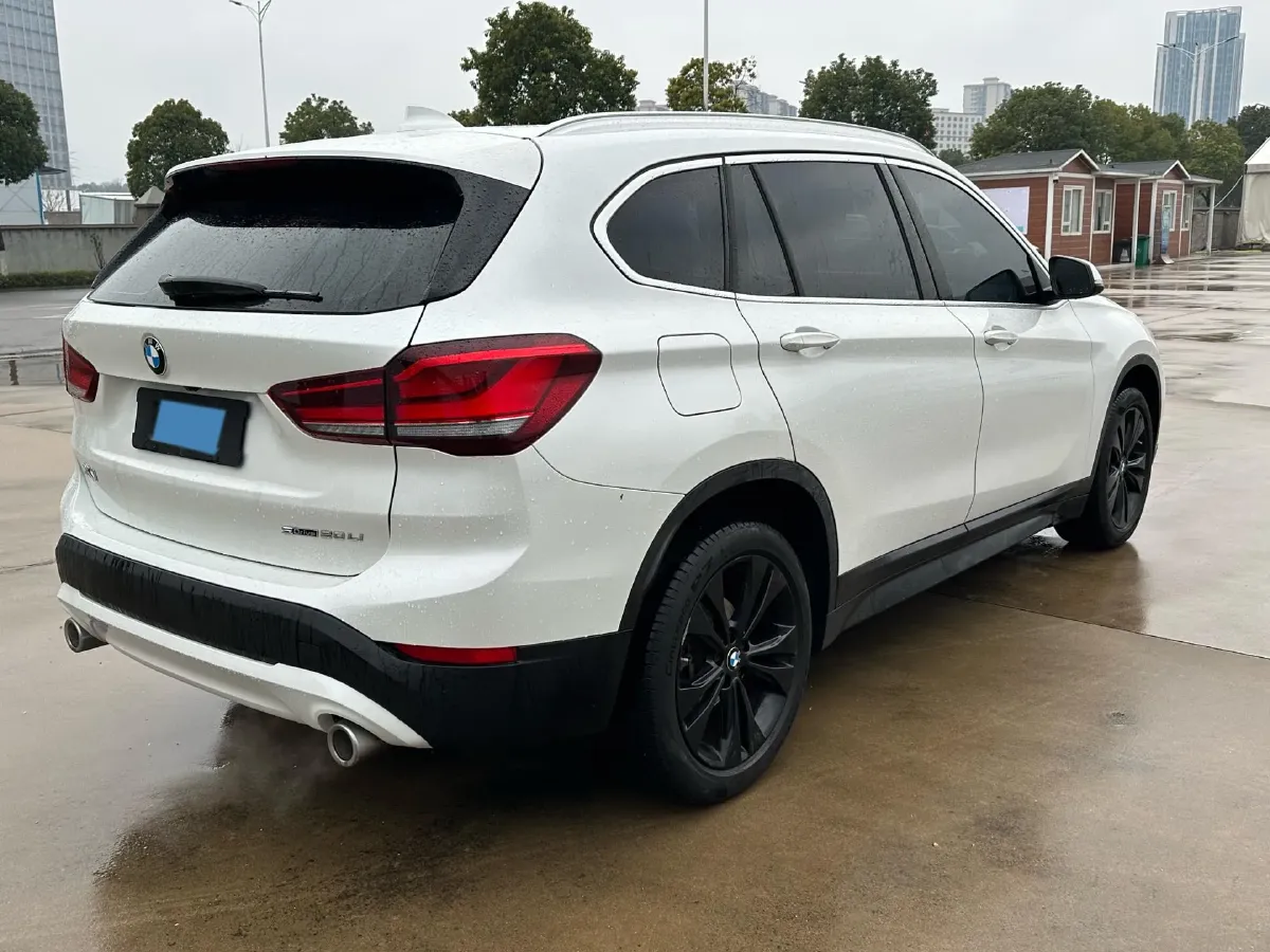 2021 BMW X1 1.5T 140HP L3 7DCT,autocango,china used car exporter,china ev exporter,chinese used car exporter,chinese used ev exporter