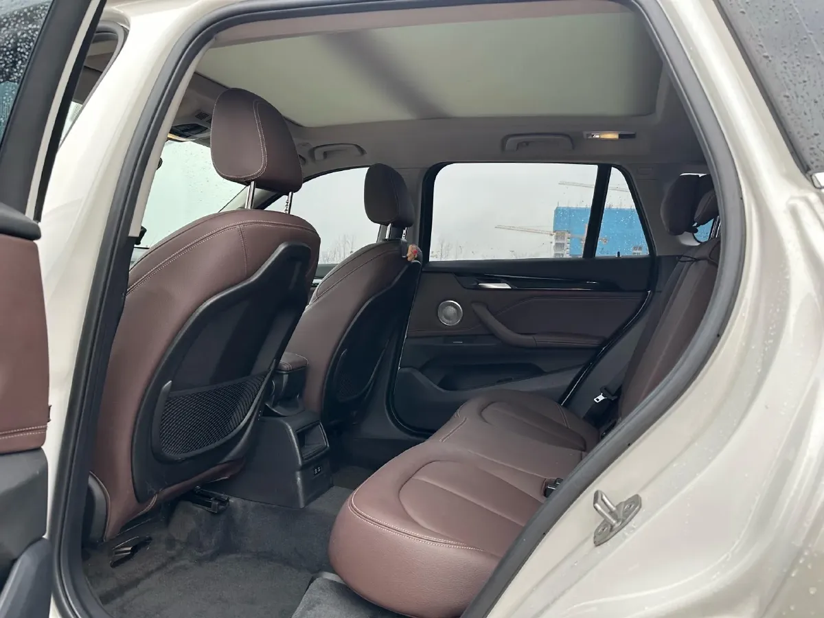 2021 BMW X1 1.5T 140HP L3 7DCT,autocango,china used car exporter,china ev exporter,chinese used car exporter,chinese used ev exporter