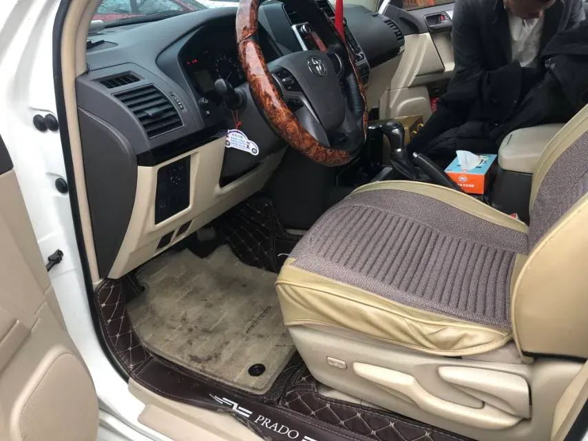 2019 Land Rover Range Rover Velar 2.0T 300HP L4 8AT,autocango,china used car exporter,china ev exporter,chinese used car exporter,chinese used ev exporter