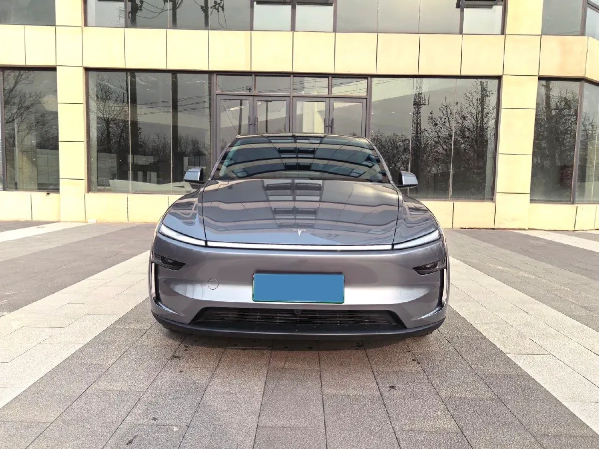 2025 Tesla Model Y BEV 62.5KWH,autocango,china used car exporter,china ev exporter,chinese used car exporter,chinese used ev exporter