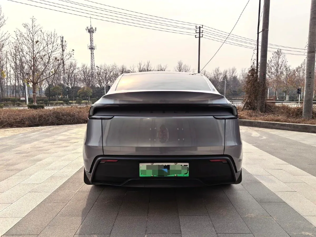 2025 Tesla Model Y BEV 62.5KWH,autocango,china used car exporter,china ev exporter,chinese used car exporter,chinese used ev exporter