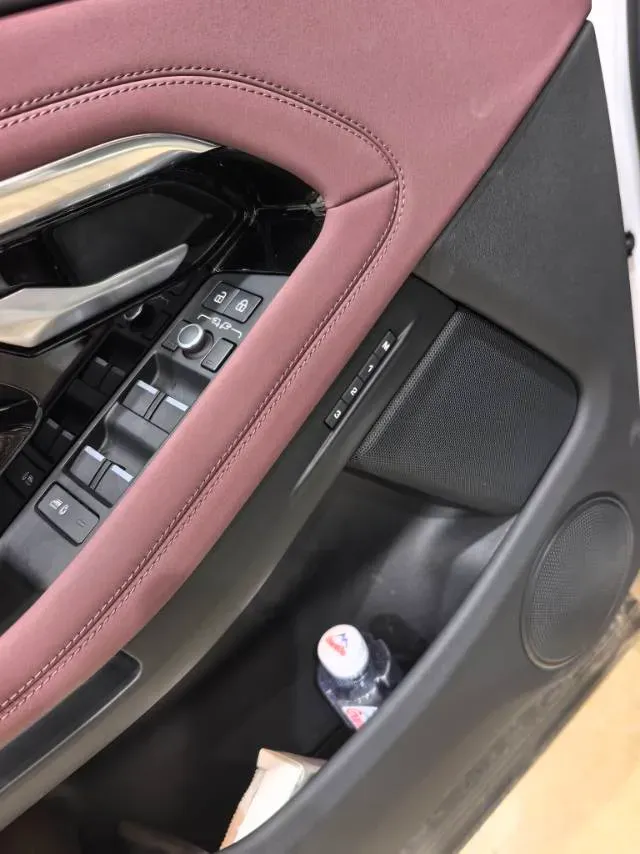 2023 Land Rover Range Rover Evoque 2.0T 249HP L4 9AT,autocango,china used car exporter,china ev exporter,chinese used car exporter,chinese used ev exporter