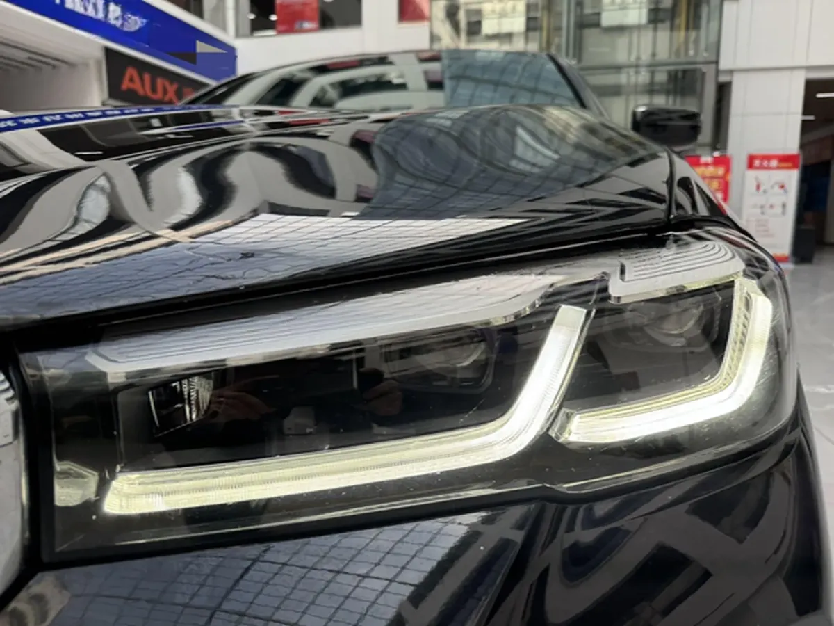 2022 BMW 5 Series 2.0T 252HP L4 8AT,autocango,china used car exporter,china ev exporter,chinese used car exporter,chinese used ev exporter