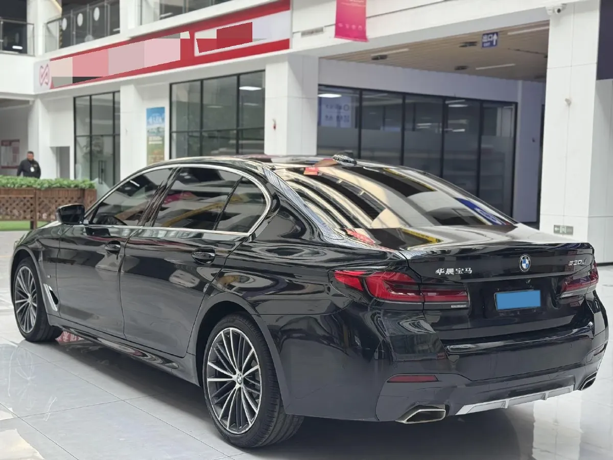 2022 BMW 5 Series 2.0T 252HP L4 8AT,autocango,china used car exporter,china ev exporter,chinese used car exporter,chinese used ev exporter