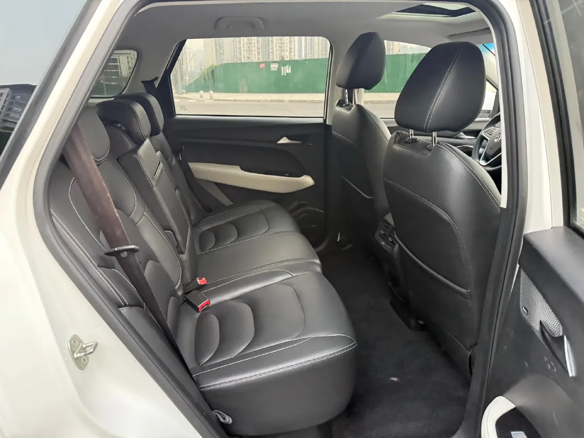 2018 BaoJun 530 1.5T 150HP L4 6DCT,autocango,china used car exporter,china ev exporter,chinese used car exporter,chinese used ev exporter