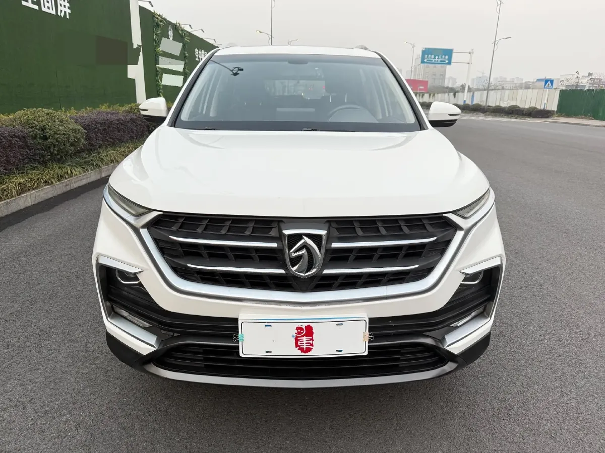 2018 BaoJun 530 1.5T 150HP L4 6DCT,autocango,china used car exporter,china ev exporter,chinese used car exporter,chinese used ev exporter