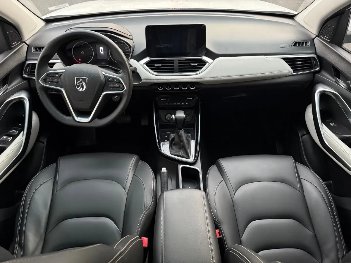 2018 BaoJun 530 1.5T 150HP L4 6DCT,autocango,china used car exporter,china ev exporter,chinese used car exporter,chinese used ev exporter