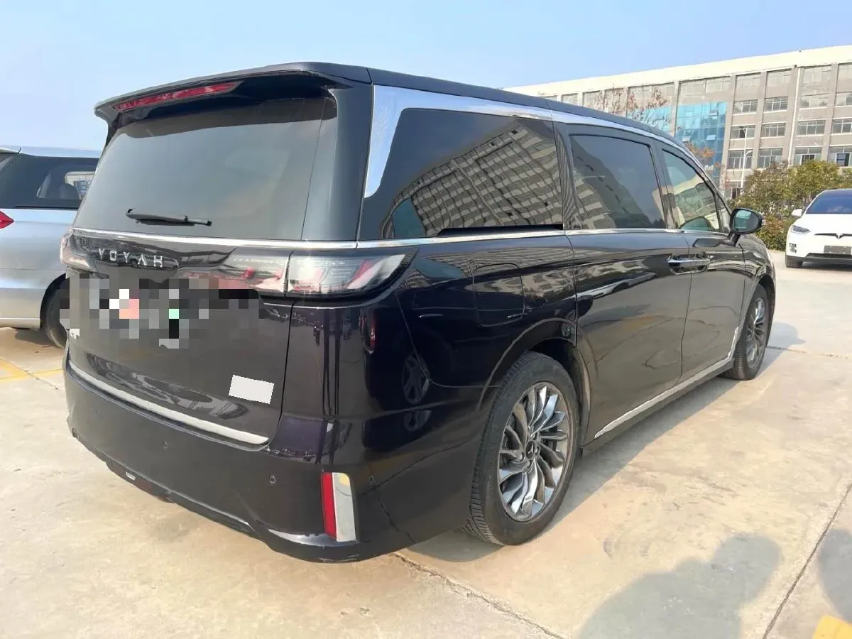 2022 Voyah Dream 1.5T 136HP L4 PHEV 25.57KWH,autocango,china used car exporter,china ev exporter,chinese used car exporter,chinese used ev exporter