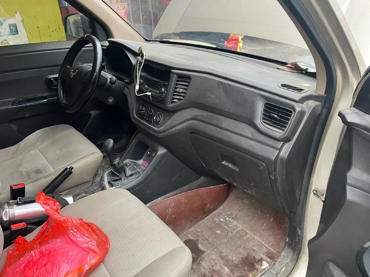 2019 WuLing HongGuang V 1.5L 105HP L4 5MT,autocango,china used car exporter,china ev exporter,chinese used car exporter,chinese used ev exporter