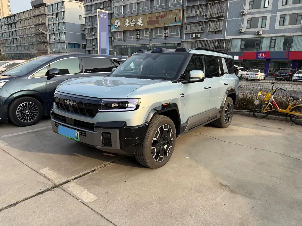 2025 FangChengBao Bao 8 2.0T 245HP L4 E-CVT PHEV 36.8KWH,autocango,china used car exporter,china ev exporter,chinese used car exporter,chinese used ev exporter