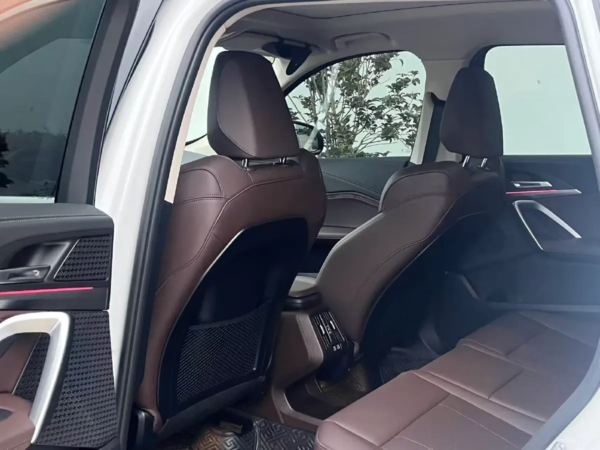 2024 BMW X1 2.0T 204HP L4 7DCT,autocango,china used car exporter,china ev exporter,chinese used car exporter,chinese used ev exporter